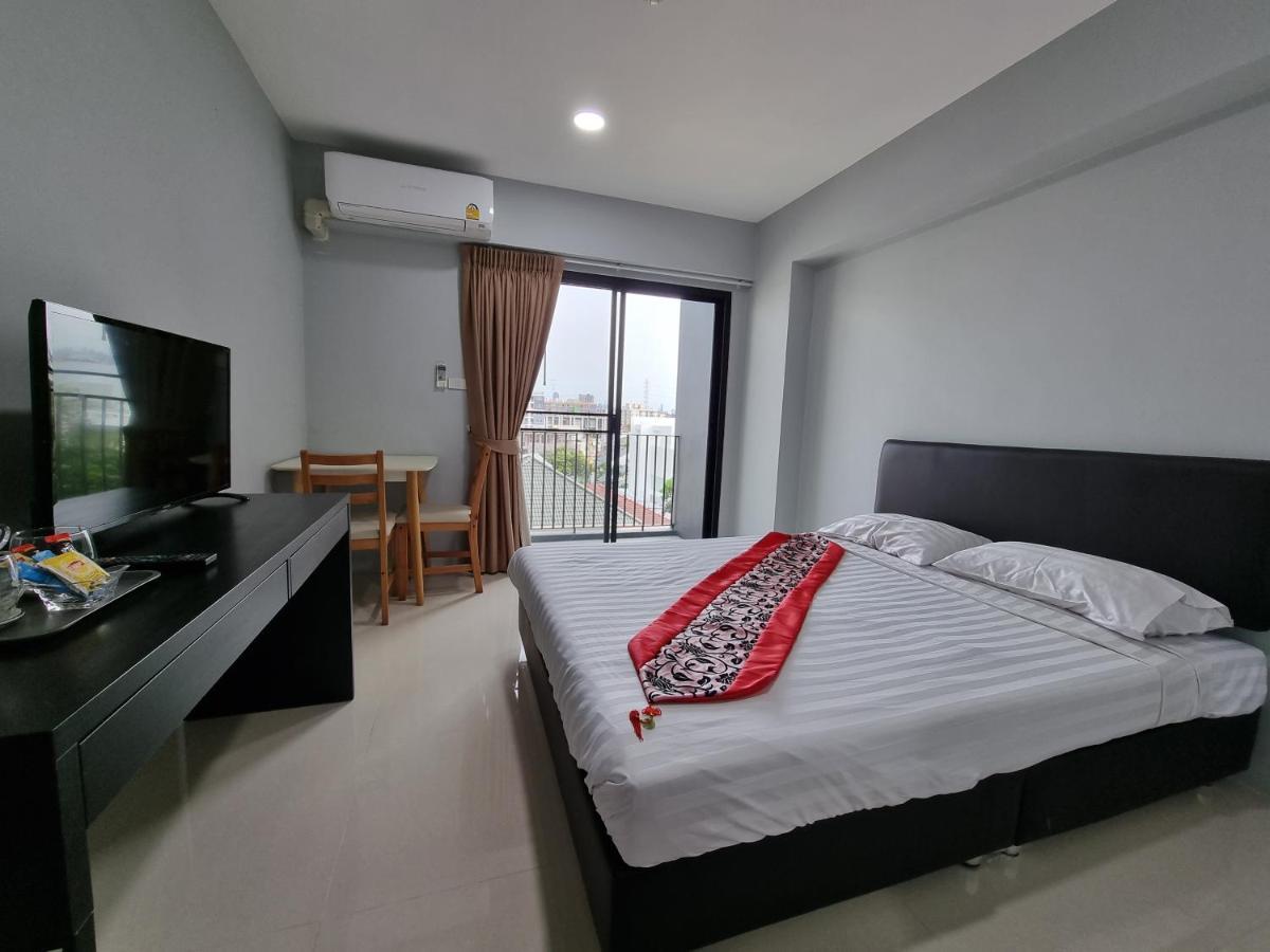 Tiara Place Bangkok Bagian luar foto