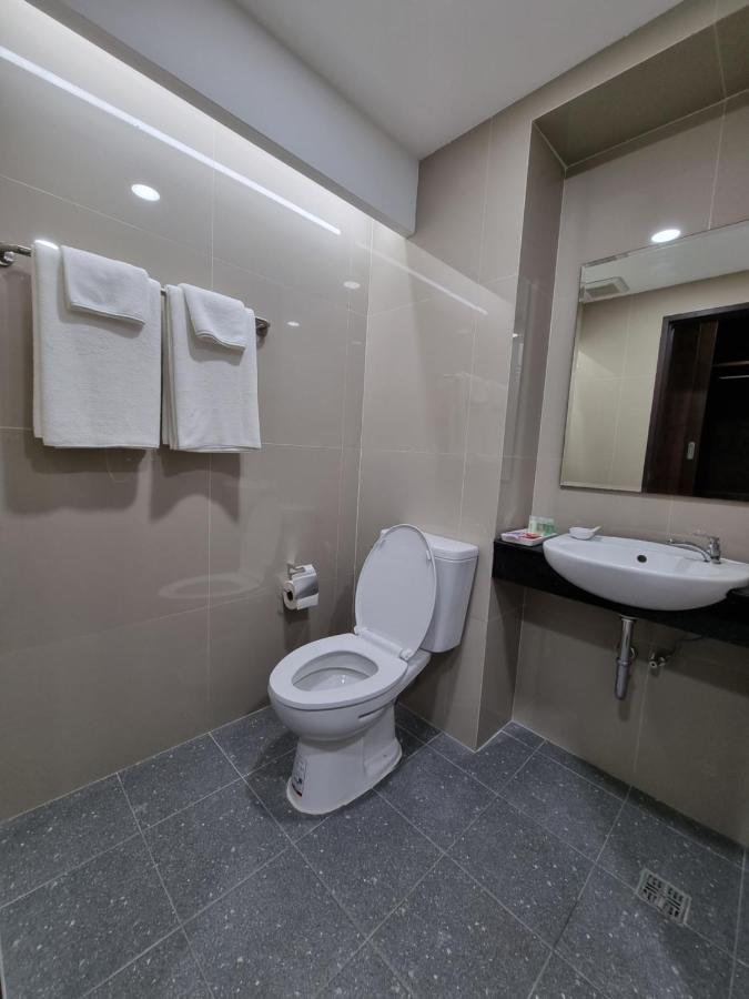 Tiara Place Bangkok Bagian luar foto