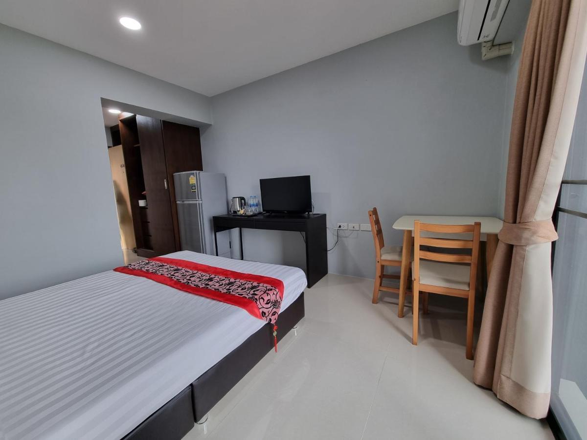 Tiara Place Bangkok Bagian luar foto